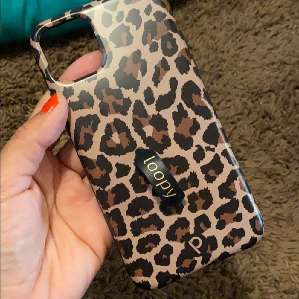 Iphone 11 pro max leopard loopy case